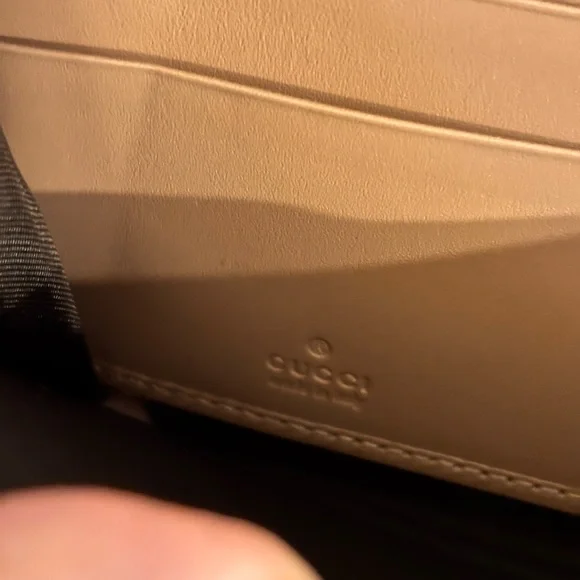 GUCCI GG Embossed Tan Leather Zippy Wallet EUC - Picture 10 of 12